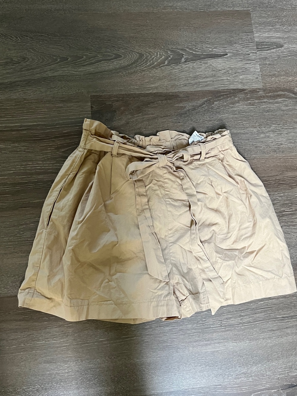 Zara High-Waisted Paperbag Women's Shorts in Tan size medium